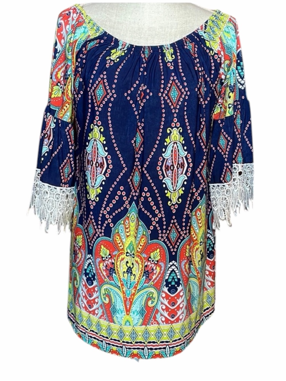 WinWin Multi Colored Patterned Lace Cuff Tunic Top